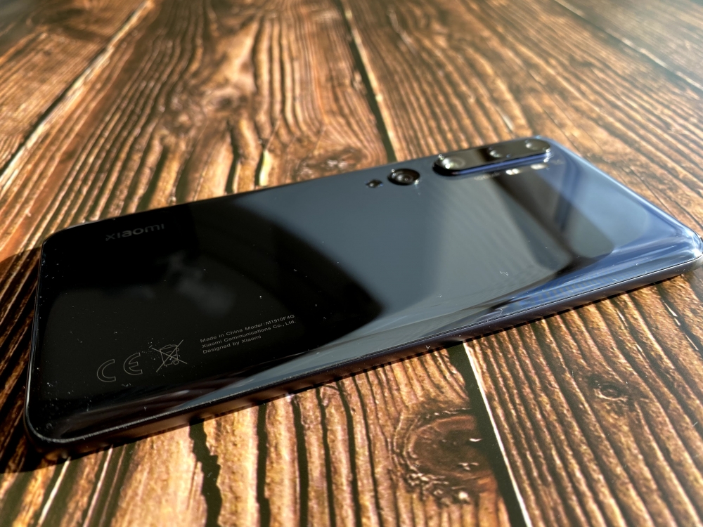 Xiaomi Mi Note 10の左側面