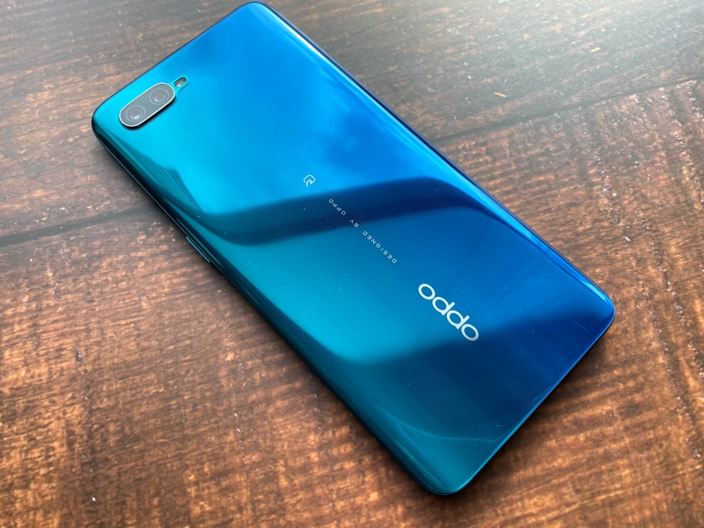 OPPO Reno Aの本体