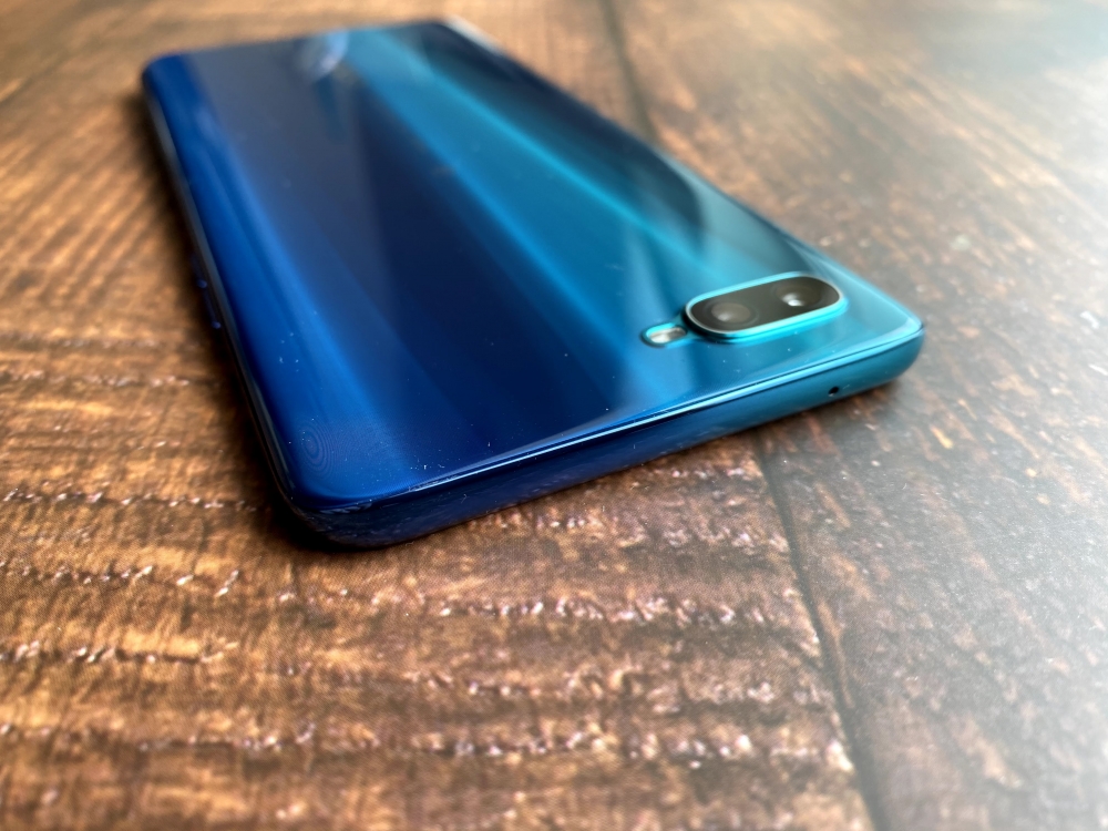 Top of OPPO Reno A's body